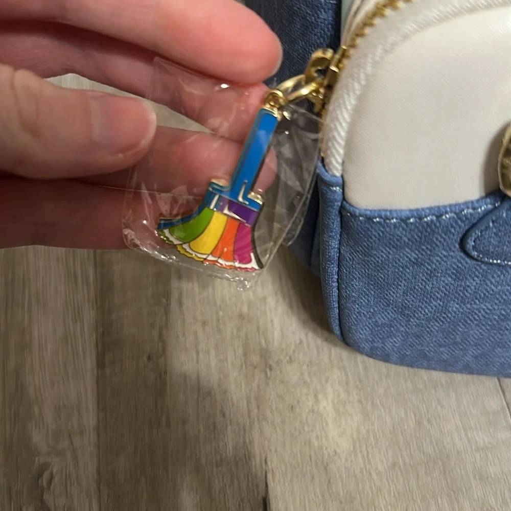 BNWT loungefly backpack Lisa Frank panda painter - Picture 4 of 5